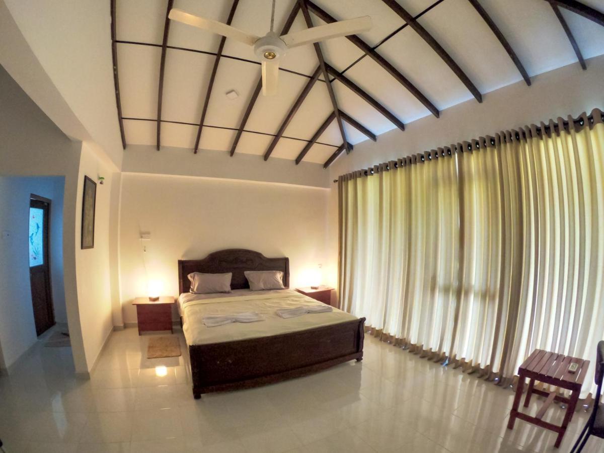 Pinnawala Elephant Front View Hotel Rambukkana Extérieur photo